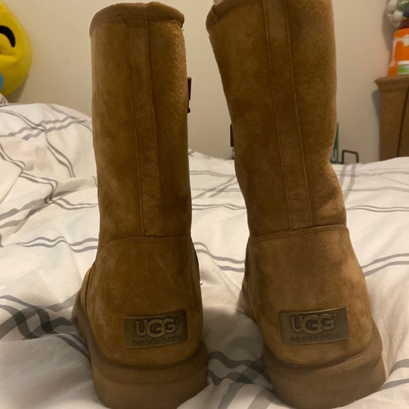 Ugg’s w zipper up sides! - Picture 1 of 9